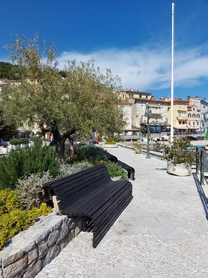 Modern And Cosy Apartment Ivana With A Beautiful Seaview Moscenicka Draga